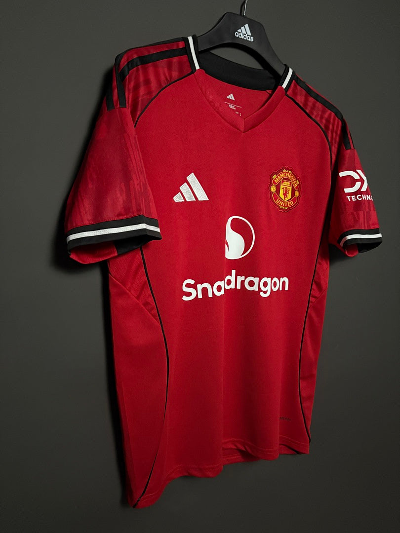 Maillot Manchester United domicile 2025/26 | Virello – vue 2