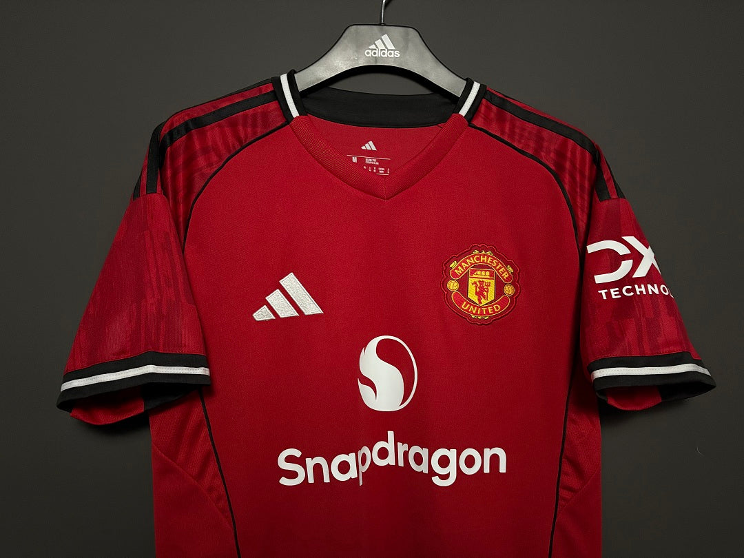 Maillot Manchester United domicile 2025/26 | Virello – vue 4